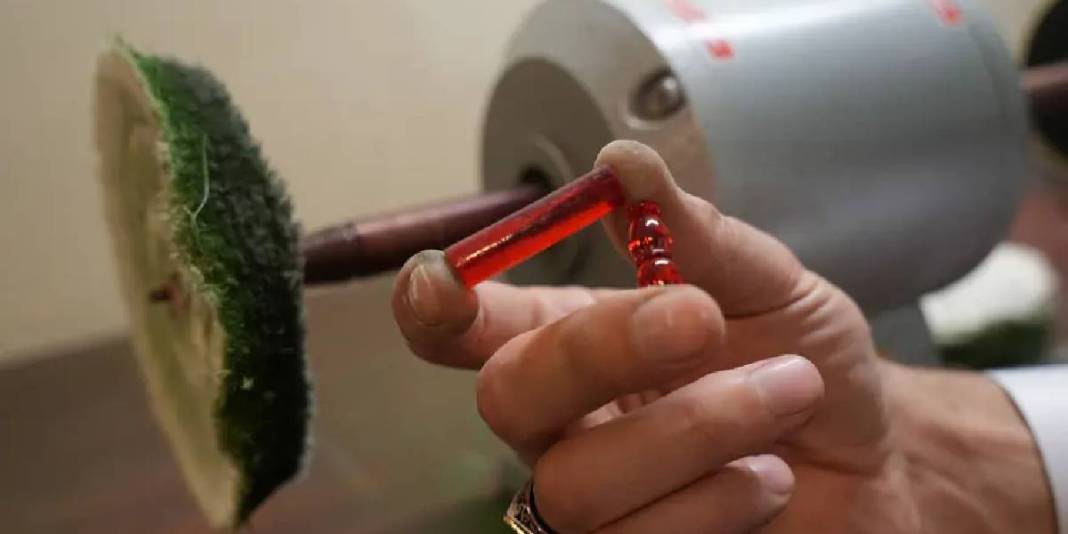 Hobisini ileri taşıdı kendi atölyesini açtı! Doğal taşları emekle işliyor: Bir tanesini 2 günde bitiriyor 1